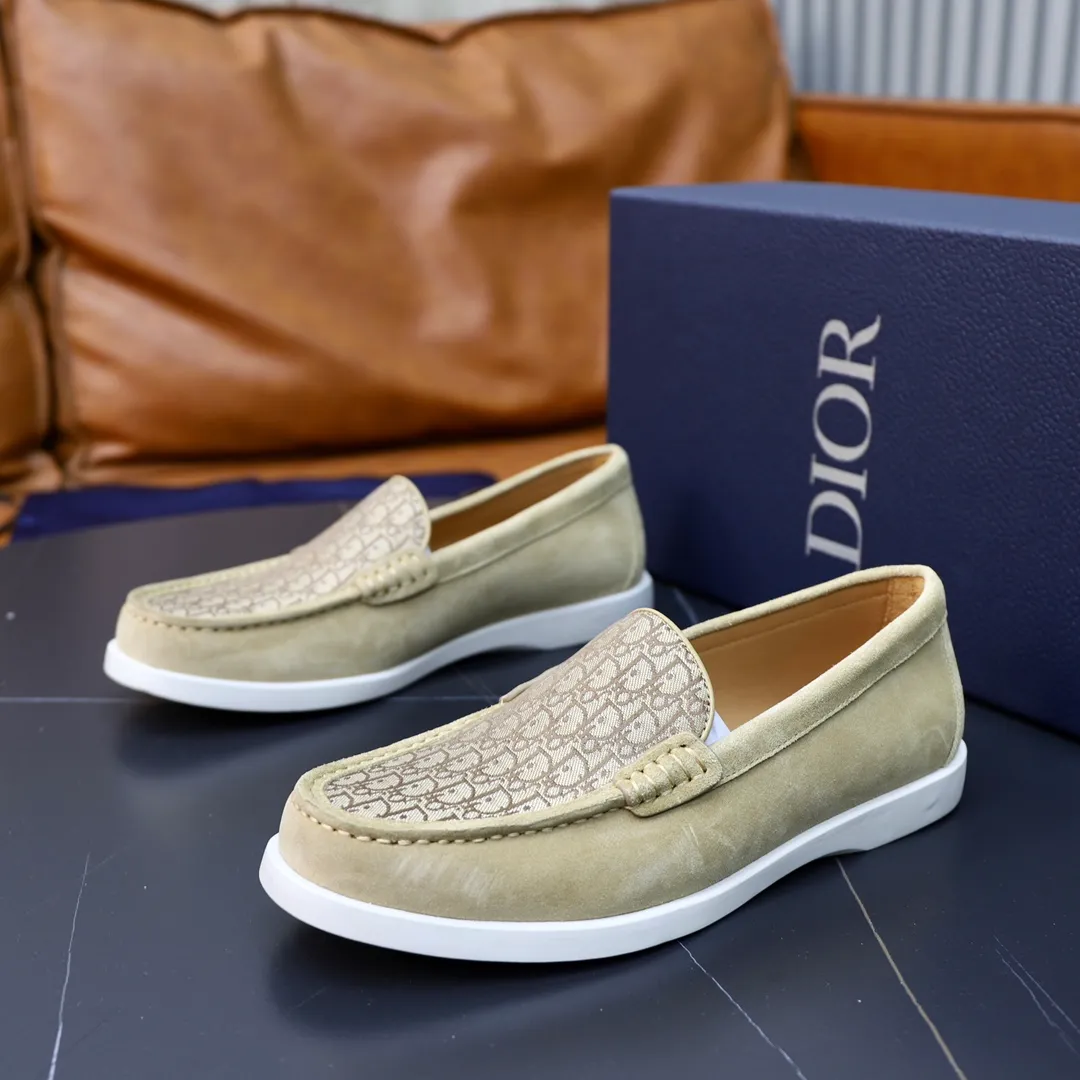 Ex-factory price: 540🙅‍♂️🙅‍♂️🙅‍♂️ Brand: Dior DIOR Standard code: Men's code 38/44 (45 can be customized) Grade: Same as the official website Material: Original cowhide stitching, cowhide lining, original TPU wear-resistant soft outsole Style categories: Leisure and sports version, footwear for driving, young fashion, European and American trends, British style Color: actual picture color